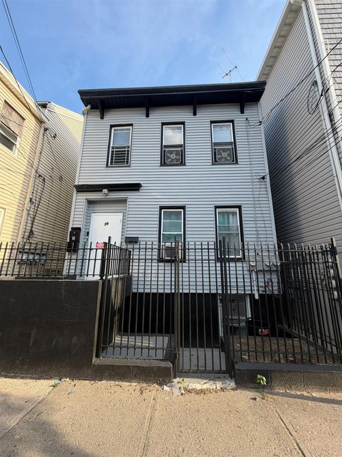 78 16th Ave, Paterson, NJ, 07501 | Card Image
