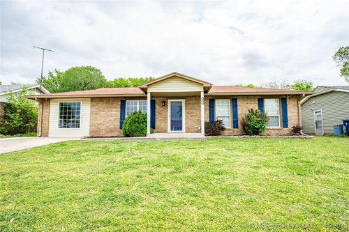 909 N Brady Dr, Hominy, OK, 74035-1596 | Card Image