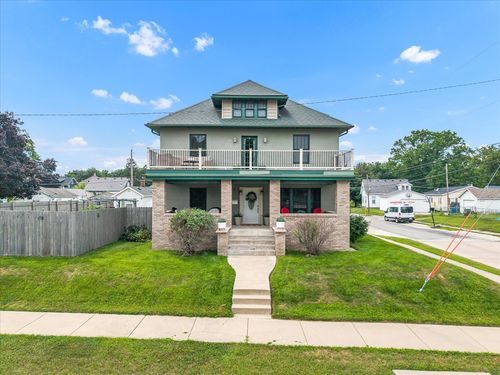 302 9th St, Silvis, IL, 61282-2121 | Card Image