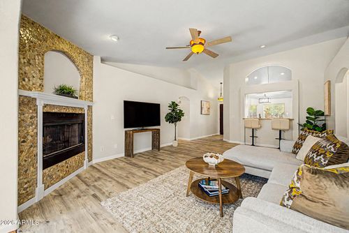 15207 E Shoot Out Plz, Fountain Hills, AZ, 85268-1408 | Card Image