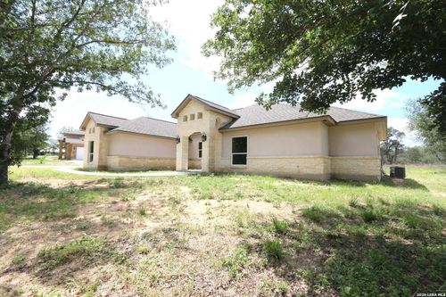 193 Oak Fields Dr, Floresville, TX, 78114-6210 | Card Image