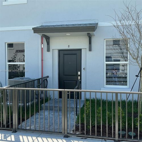 unit-8-15565 Sw 280th St, Homestead, FL, 33032-8666 | Card Image