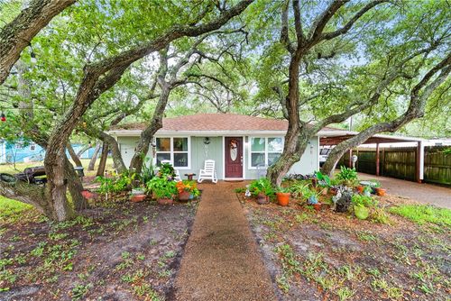 621 S Fuqua St, Rockport, TX, 78382-4707 | Card Image