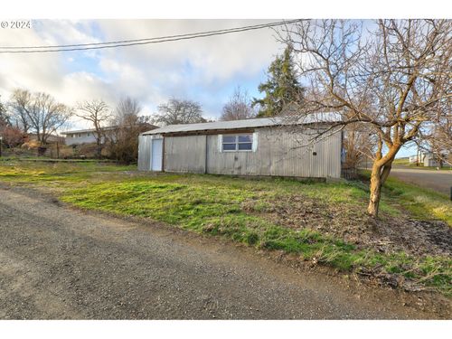 301 2nd St, Moro, OR, 97039-7007 | Card Image