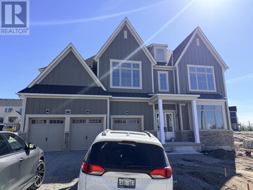 7 Pinetree Drive, Oro Medonte, ON, L0L2L0 | Card Image