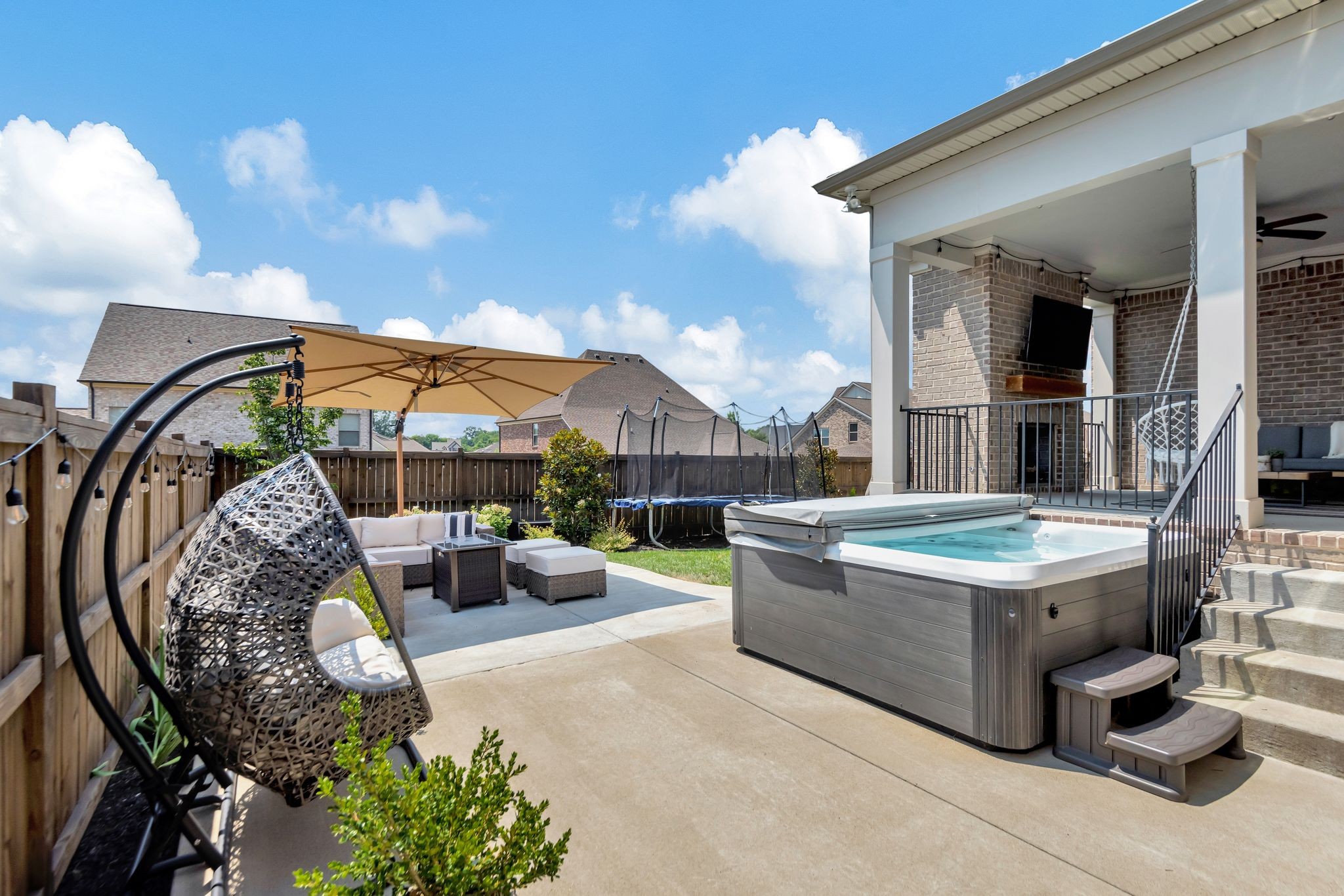 Rain Meadow Ct, Spring Hill, TN 37174
