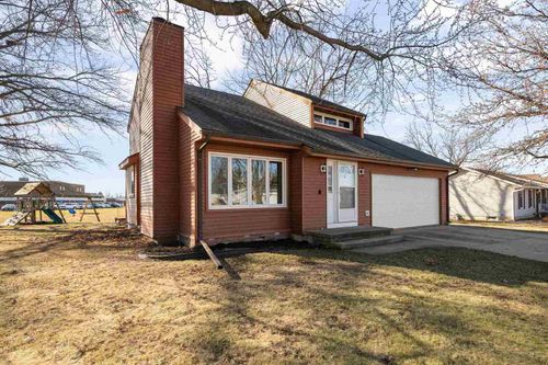 1037 Brookview Dr, De Witt, IA, 52742-9291 | Card Image
