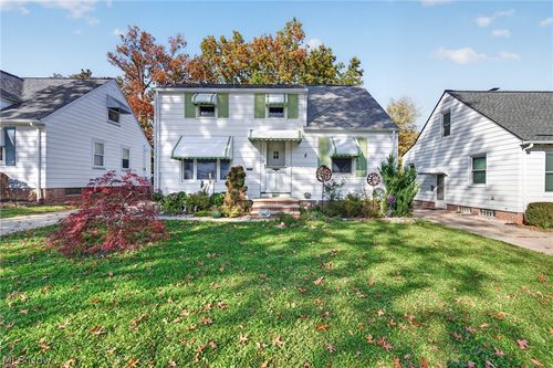 13545 Hathaway Rd, Garfield Heights, OH, 44125-5221 | Card Image