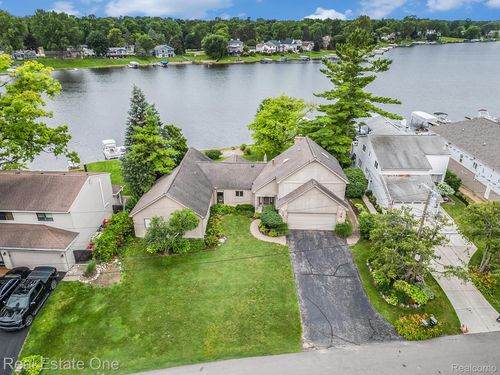 1617 Shankin Dr, Wolverine Lake, MI, 48390-2444 | Card Image