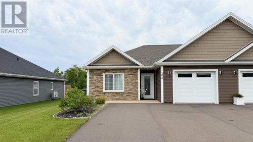 102 Putters St, Summerside, PE, C1N0V1 | Card Image