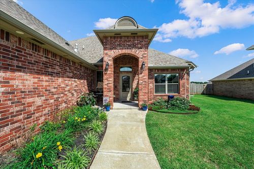3200 Drake Crest Drive, Edmond, OK, 73034 | Card Image