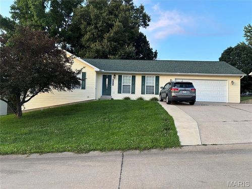 232 Greenbrier Dr, Cape Girardeau, MO, 63701-8527 | Card Image