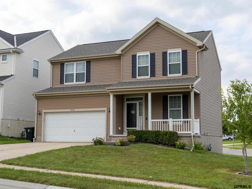 8806 Wyoming St, Omaha, NE, 68122-5247 | Card Image