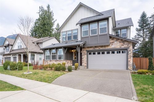 1744 Canyon Ave Se, North Bend, WA, 98045-5062 | Card Image