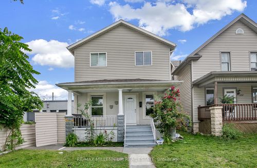 1725 Highland Ave, Windsor, ON, N8X3R9 | Card Image