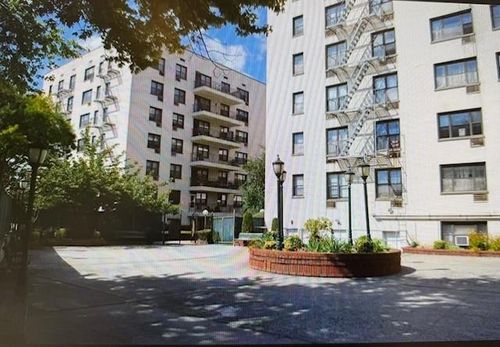 apt-2l-3855 Shore Pkwy, Brooklyn, NY, 11235-1053 | Card Image