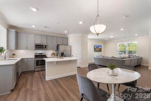 2004 Blewett Dr, Charlotte, NC, 28269-0624 | Card Image