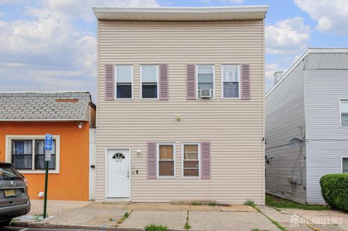 440 Bruck Ave, Perth Amboy, NJ, 08861-2162 | Card Image