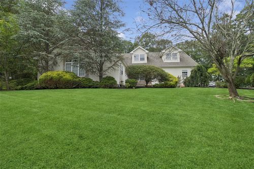 3 Heidi Ln, Mount Sinai, NY, 11766-1428 | Card Image
