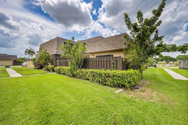 1204 Waterview Cir, Condo with 3 bedrooms, 3 bathrooms and null parking in Palm Springs FL | Image 23