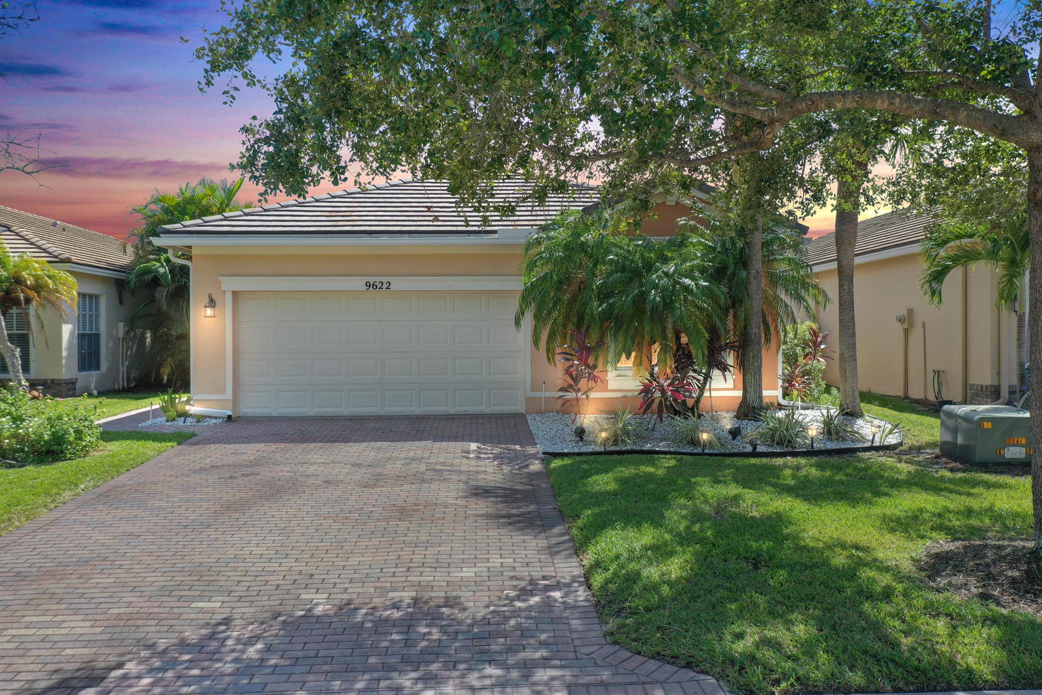 Lindale Trace Blvd, Port Saint Lucie, FL 34987