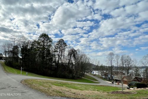 213 Northshore Dr, Greenback, TN, 37742-2303 | Card Image