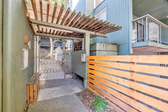 APT-301 - 2700 Le Conte Ave, Condo with 1 bedrooms, 1 bathrooms and 1 parking in Berkeley CA | Image 26