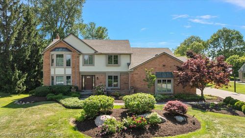 37125 Fox Gln, Farmington Hills, MI, 48331-1807 | Card Image
