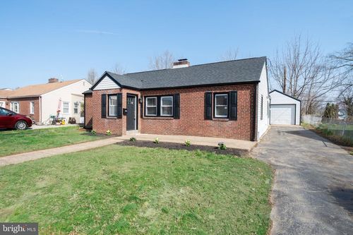 18 Mcmullen Ave, New Castle, DE, 19720-1957 | Card Image