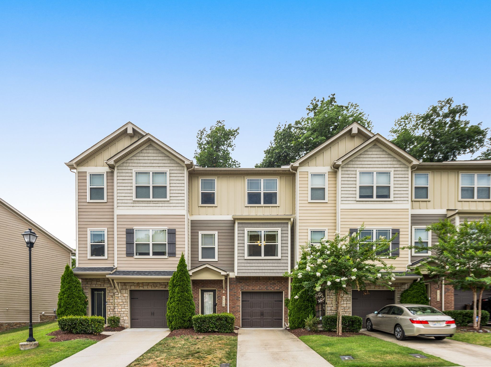 Woodbury Falls Ct, Nashville, TN 37221