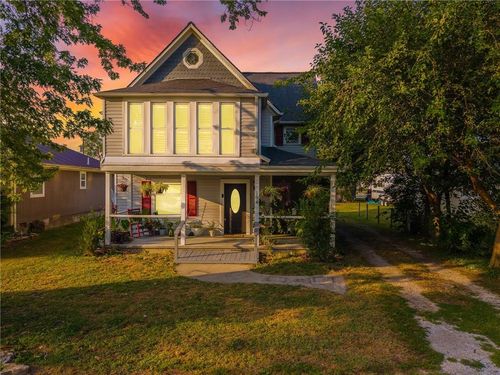 104 W Pine St, Orrick, MO, 64077-2513 | Card Image