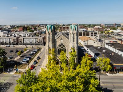 206 - 802 N Meridian Street, Condo with 2 bedrooms, 2 bathrooms and null parking in Indianapolis IN | Image 2