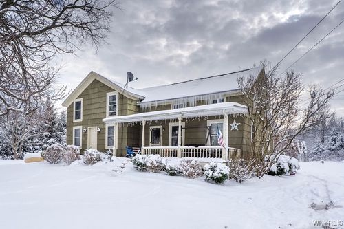 9048 Pearson Rd, Middleport, NY, 14105-9740 | Card Image