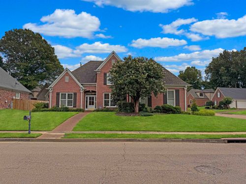 8905 River Pine Dr, Cordova, TN, 38016-7144 | Card Image