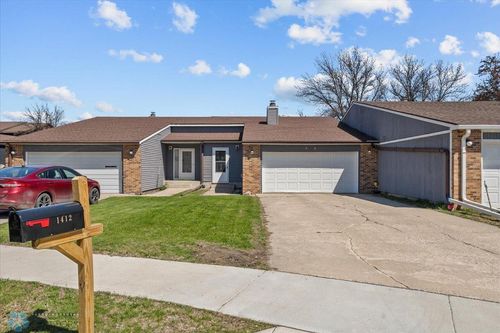 1412 12th St N, Wahpeton, ND, 58075-3526 | Card Image