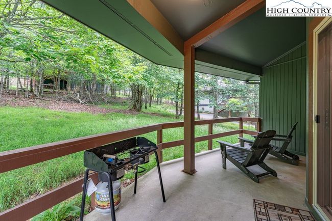 103 Raven Rd, House other with 3 bedrooms, 2 bathrooms and null parking in Beech Mountain NC | Image 37