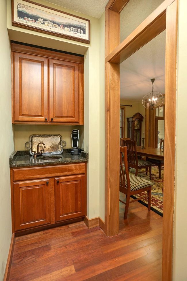 19-web-or-mls-19-Butlers pantry- revised.jpg | Image 18