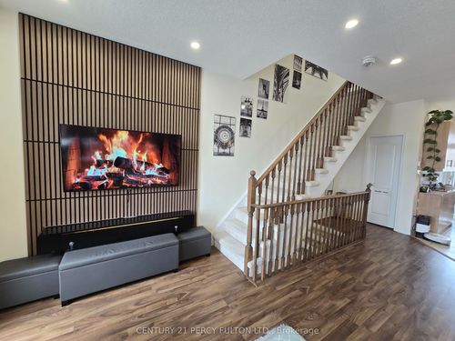 1389 Salem Rd N, Ajax, ON, L1Z0R9 | Card Image