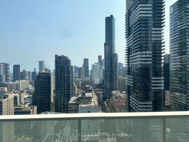 3112 - 501 Yonge St, Condo with 3 bedrooms, 2 bathrooms and 1 parking in Toronto ON | Image 6