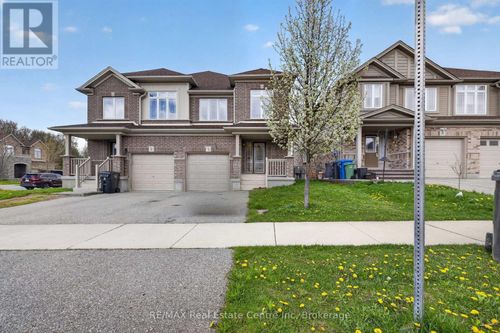 4 Drone Cres, Guelph, ON, N1K0C1 | Card Image