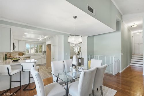 20066 Avenue Of The Oaks, Newhall, CA, 91321-1415 | Card Image