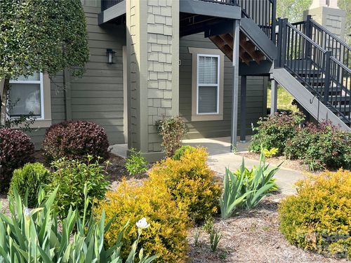 1505 Deermouse Way, Hendersonville, NC, 28792-7546 | Card Image