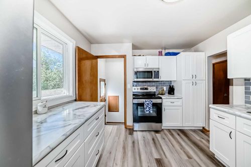 1011 18a Street Ne, Calgary, AB, T2E4W3 | Card Image