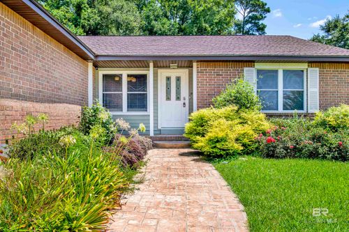 102 Lake Forest Blvd, Daphne, AL, 36526-7518 | Card Image