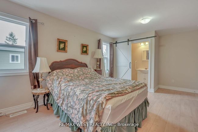 8709 9 Th Line, House other with 3 bedrooms, 3 bathrooms and 8 parking in Utopia ON | Image 8