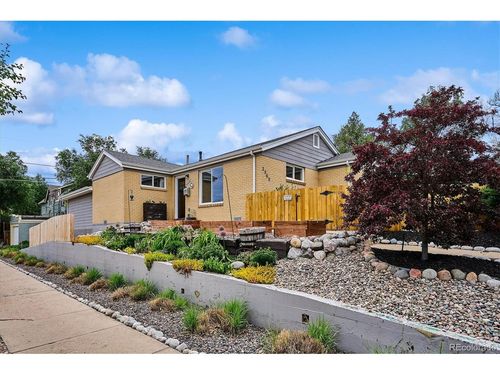 3560 N Steele St, Denver, CO, 80205-4339 | Card Image