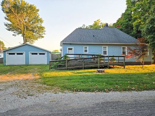 513 N Sandusky St, Catlin, IL, 61817-9751 | Card Image