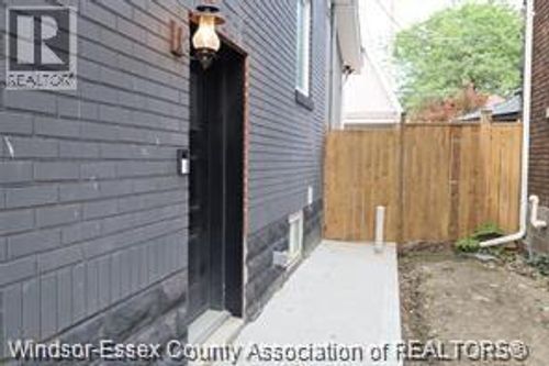 lower-1228 Dougall Ave, Windsor, ON, N8X1R3 | Card Image