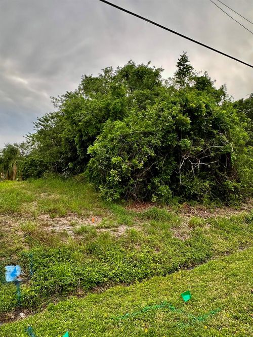 181 Se Whitmore Dr, Port St. Lucie, FL, 34984-3738 | Card Image