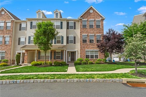 3067 Davenport Way, PENNSBURG, PA, 18073-1286 | Card Image